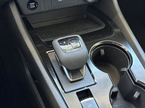 Used 2025 Nissan Rogue S AWD/4WD image 30