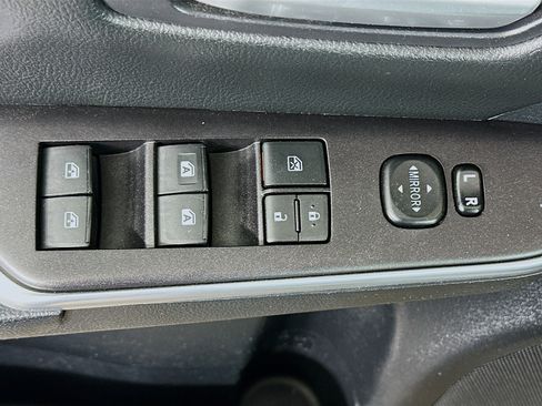 Used 2015 Toyota Camry SE image 15