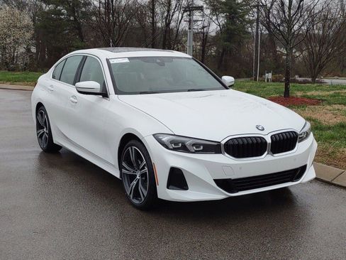 Used 2024 BMW 330i Sedan w/ Premium Package image 19