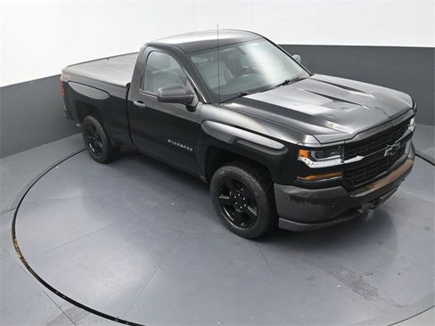 Used 2018 Chevrolet Silverado 1500 W/T w/ Black Out Edition image 9