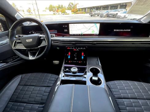 Used 2025 Cadillac Escalade V w/ LPO, ONYX Package image 15