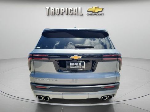 Used 2025 Chevrolet Traverse LT AWD/4WD image 4