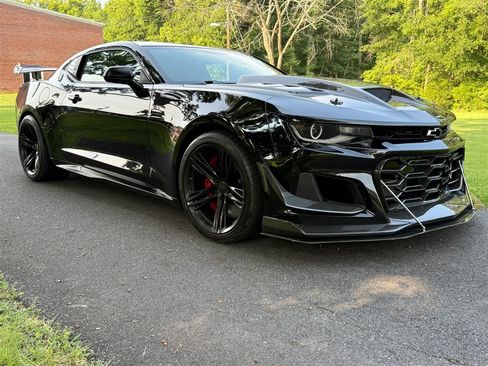 Used 2018 Chevrolet Camaro ZL1 RWD image 23