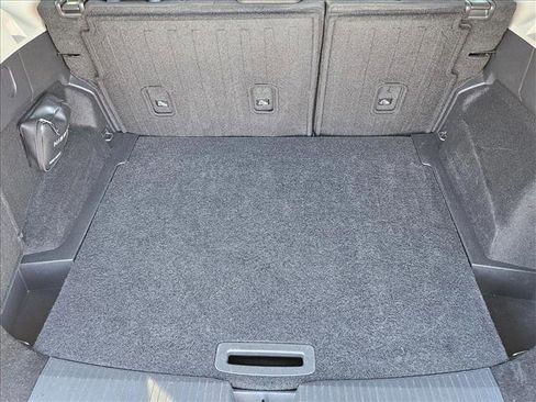 Used 2024 Nissan Rogue S image 6