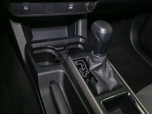 Used 2017 Toyota Tacoma SR5 image 29