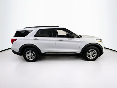 Used 2021 Ford Explorer XLT image 4