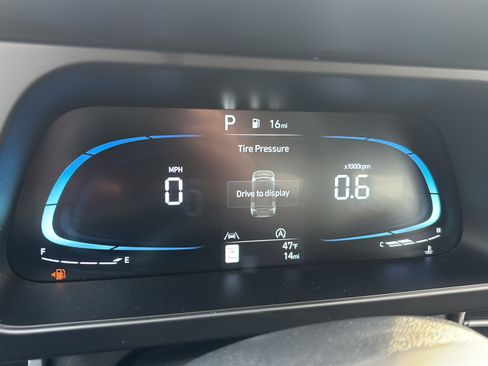 Certified 2026 Hyundai Elantra SE FWD image 13