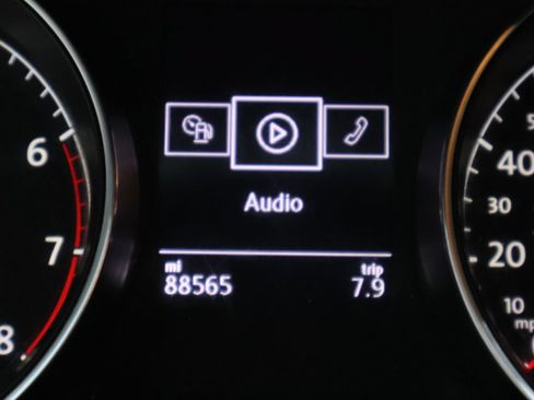 Used 2019 Volkswagen Golf S AWD/4WD image 21