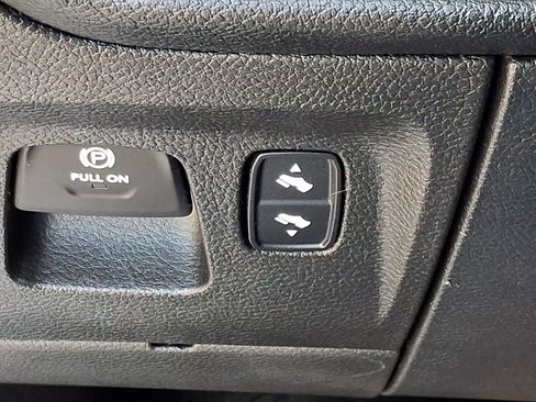 Used 2021 RAM 1500 Laramie AWD/4WD image 26
