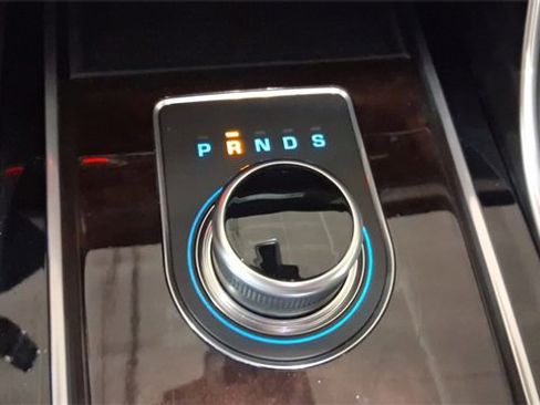 Used 2018 Jaguar XF R-Sport image 34