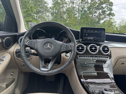 Used 2019 Mercedes-Benz GLC 300 image 17