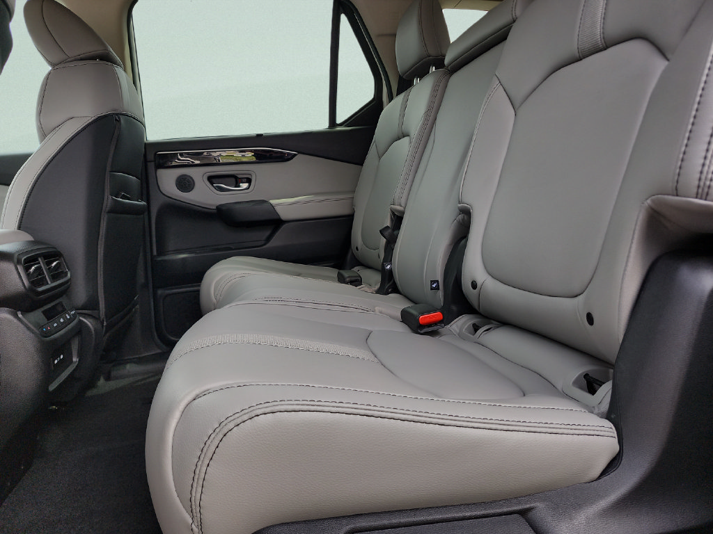 Used 2025 Honda Pilot EX-L image 22