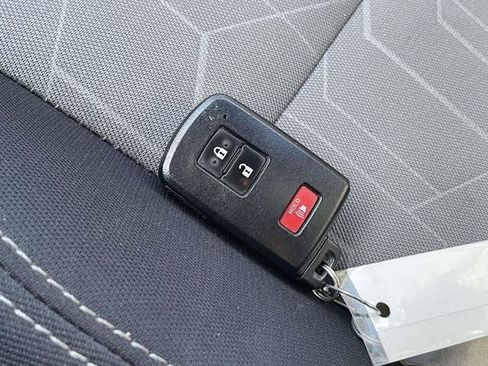 Used 2023 Toyota Tacoma TRD Off-Road w/ Technology Package AWD/4WD image 32