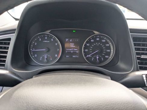 Used 2017 Hyundai Elantra Limited FWD image 26