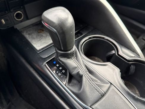 Used 2019 Toyota Camry SE FWD image 28