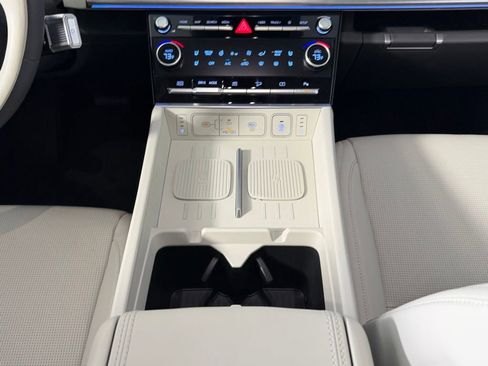 Used 2025 Hyundai Santa Fe Calligraphy image 17