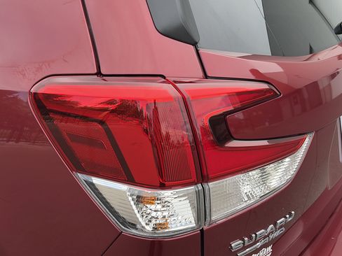 Used 2023 Subaru Forester Premium AWD/4WD image 5