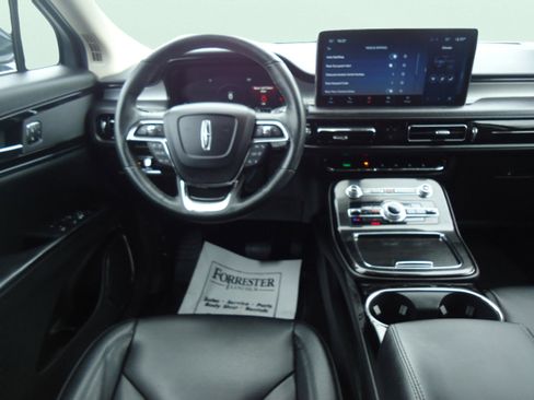 Used 2022 Lincoln Nautilus FWD image 11