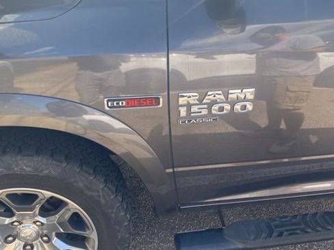 Used 2019 RAM 1500 Laramie RWD image 7