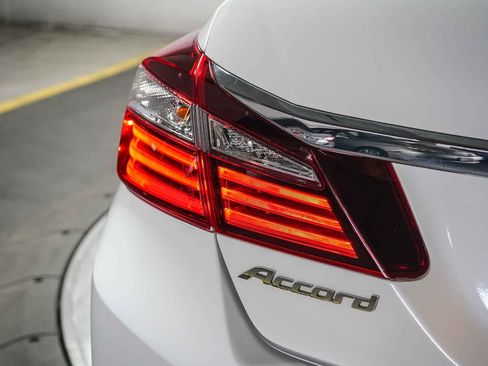 Used 2017 Honda Accord LX image 11