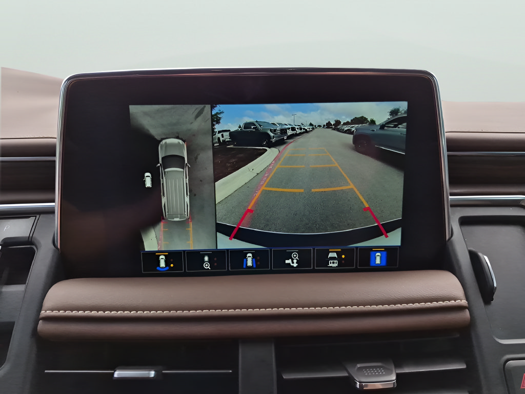 Used 2024 Chevrolet Tahoe High Country RWD image 24