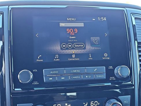 Used 2024 Nissan Titan SV image 21