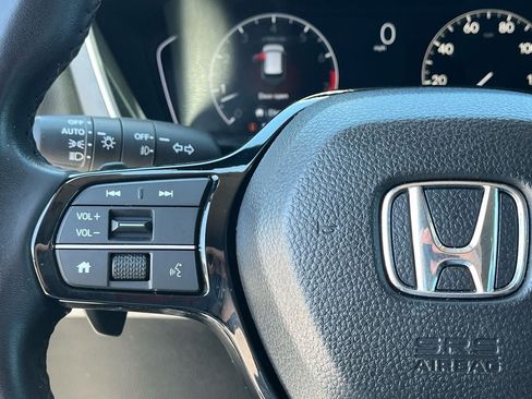Used 2024 Honda Pilot EX-L image 18