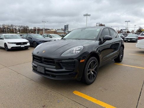 Used 2023 Porsche Macan Turbo image 7