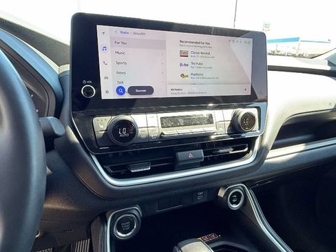 Used 2025 Toyota Grand Highlander FWD image 25