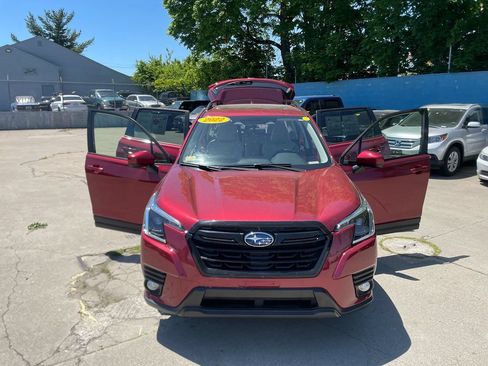 Used 2022 Subaru Forester Premium AWD/4WD image 31
