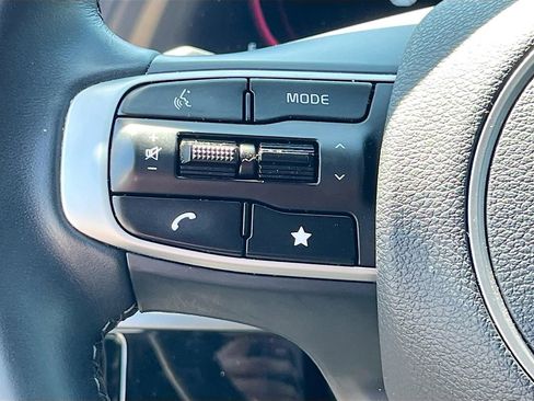 Certified 2025 Kia Sportage EX FWD image 18