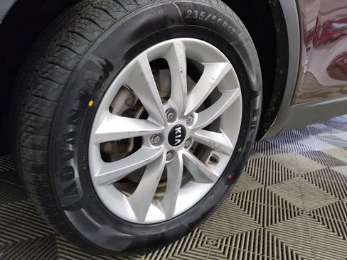 Used 2020 Kia Sorento EX FWD image 31