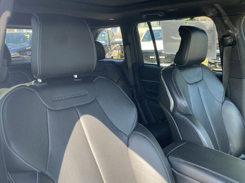 Used 2023 Jeep Grand Cherokee Overland w/ Advanced Protech Group III image 32