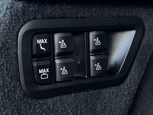 Used 2024 BMW ALPINA XB7 AWD/4WD image 31