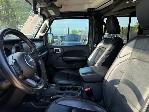 Used 2021 Jeep Gladiator Sport image 10