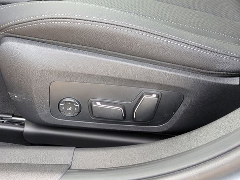 New 2026 BMW 330i w/ M Sport Package image 16