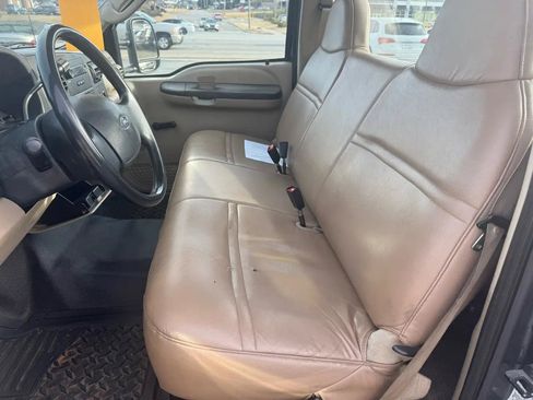 Used 2006 Ford F350 XLT RWD image 11