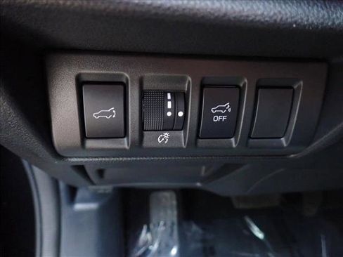 Used 2025 Subaru Outback Premium AWD/4WD image 16