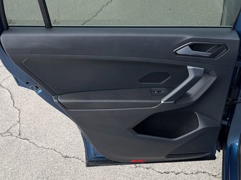 Used 2018 Volkswagen Tiguan SEL Premium image 14