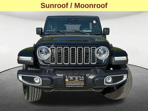 Used 2025 Jeep Wrangler Unlimited Sahara w/ Safety Group AWD/4WD image 4