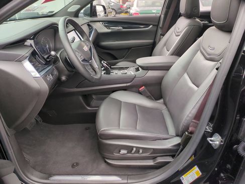 Certified 2025 Cadillac XT5 Premium Luxury FWD image 20