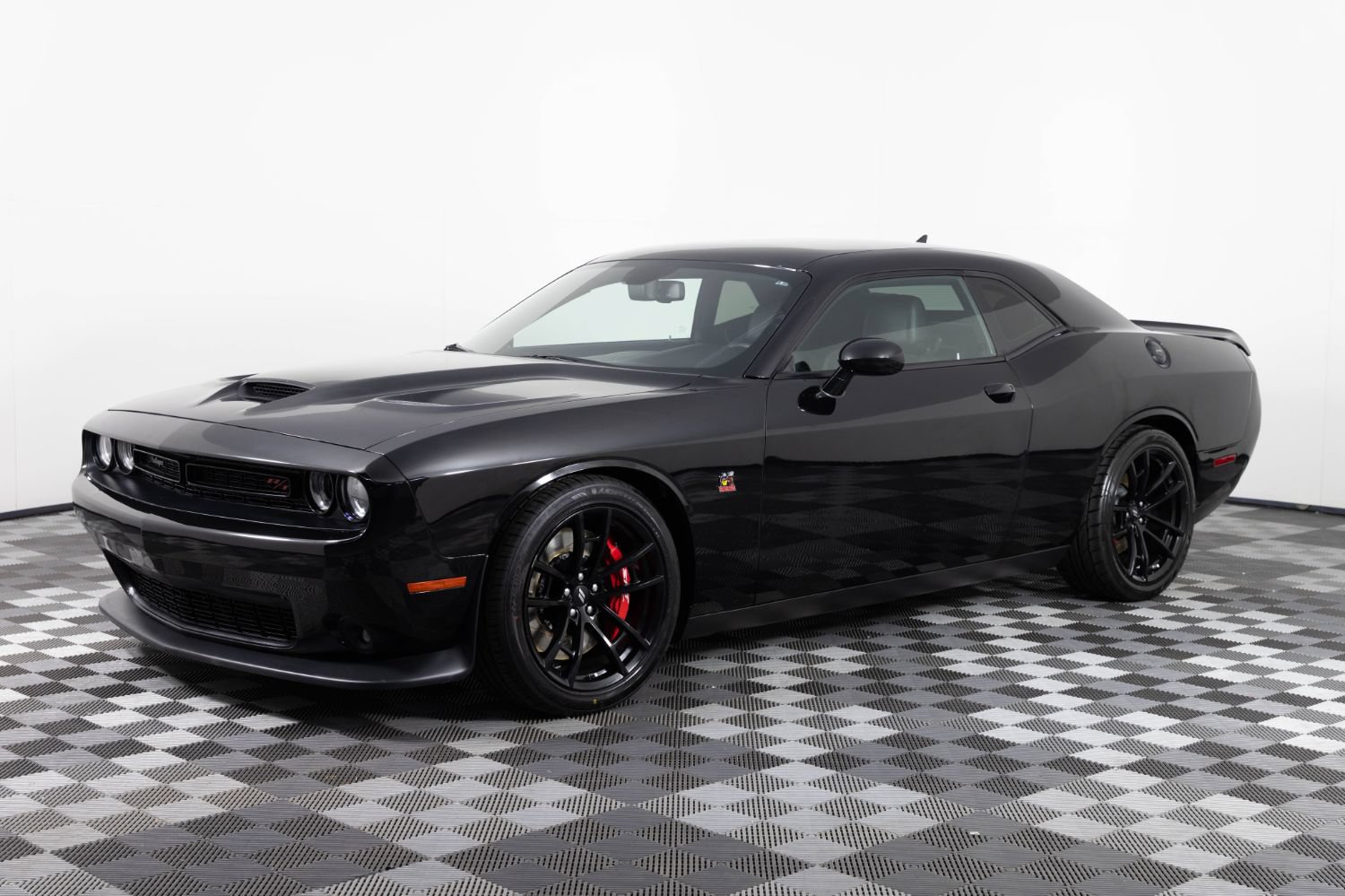 Used 2021 Dodge Challenger R/T Scat Pack w/ Dynamics Package RWD image 1