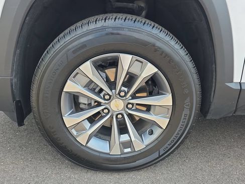 Used 2026 Chevrolet Equinox LT FWD image 9