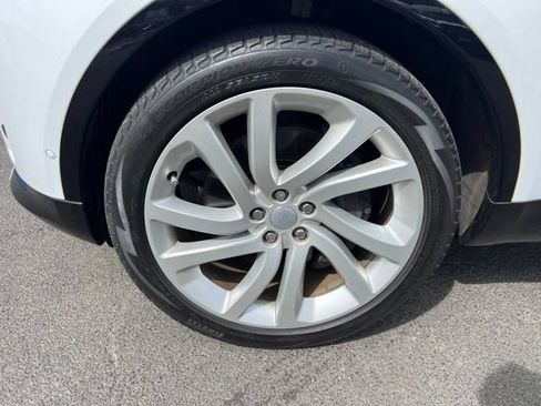 Used 2022 Land Rover Discovery HSE R-Dynamic AWD/4WD image 4