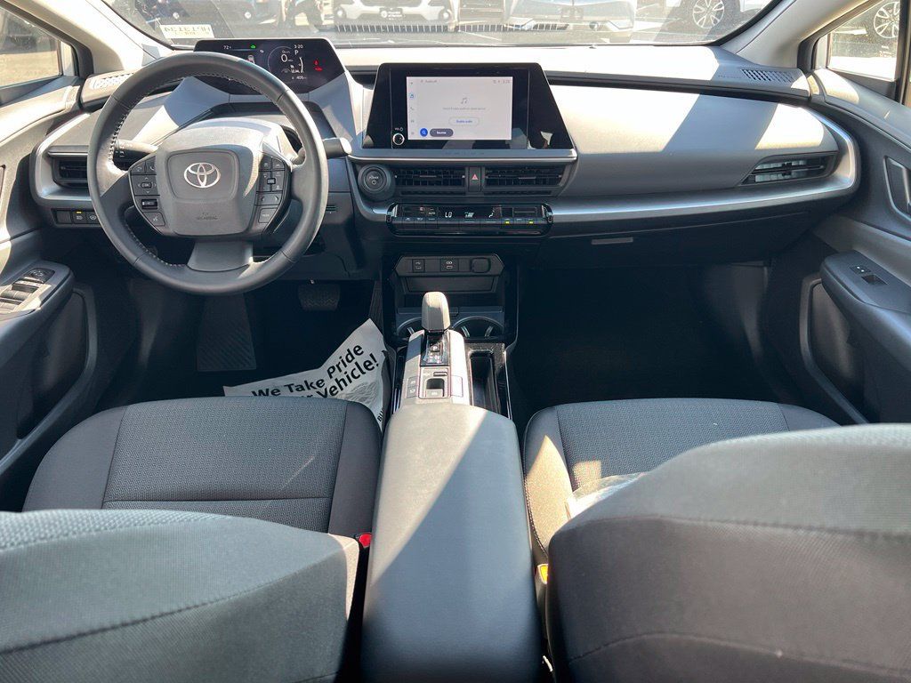 Used 2025 Toyota Prius LE FWD image 12