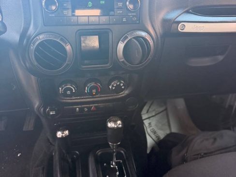 Used 2015 Jeep Wrangler Unlimited Sport w/ Connectivity Group AWD/4WD image 13