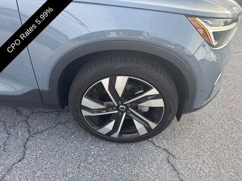 Used 2023 Volvo XC40 B5 Ultimate w/ Protection Package Premier AWD/4WD image 2