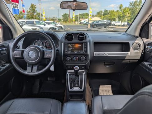 Used 2014 Jeep Compass Latitude AWD/4WD image 11