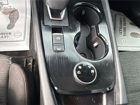 Used 2021 Nissan Rogue SV image 19