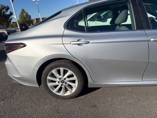 Used 2021 Toyota Camry LE FWD image 10